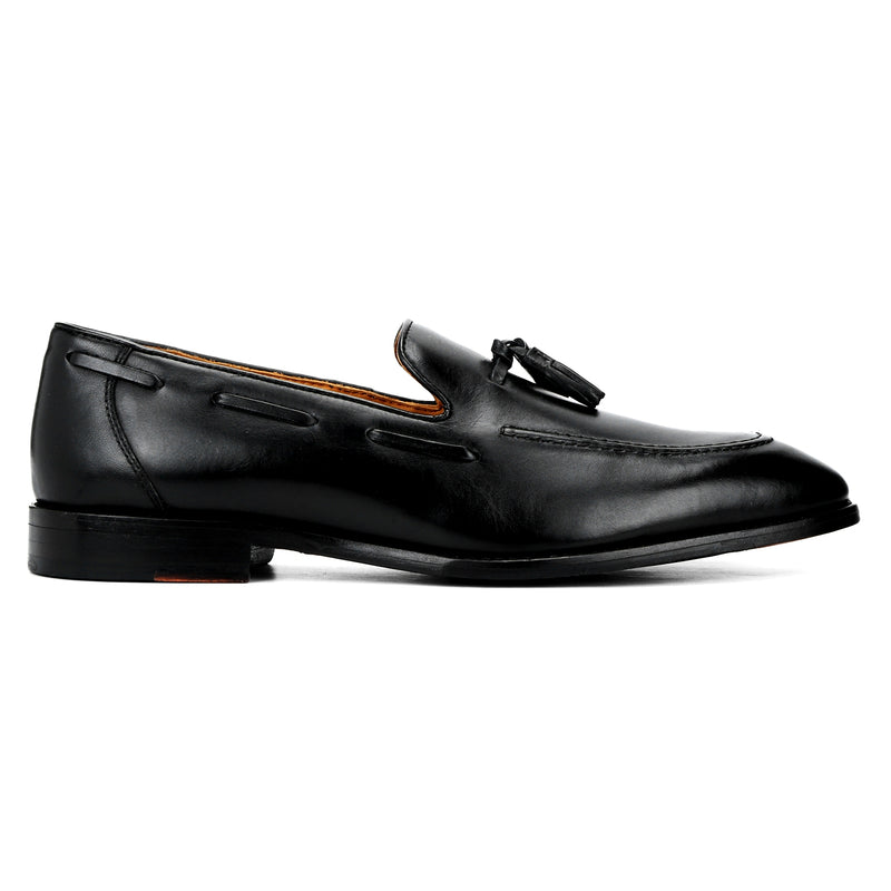 Ivy: Black Tasselled Loafer